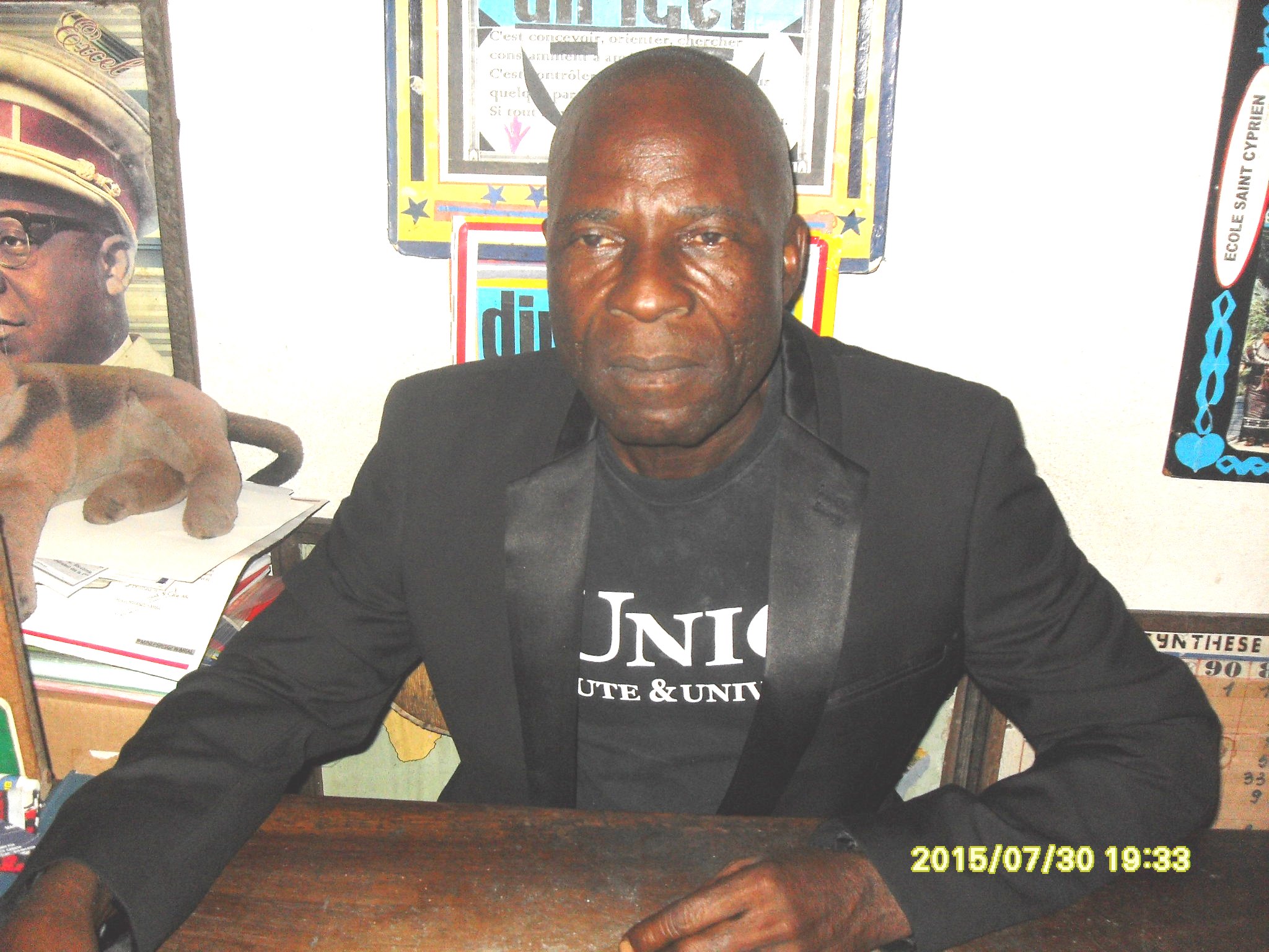 Le directeur Debe
